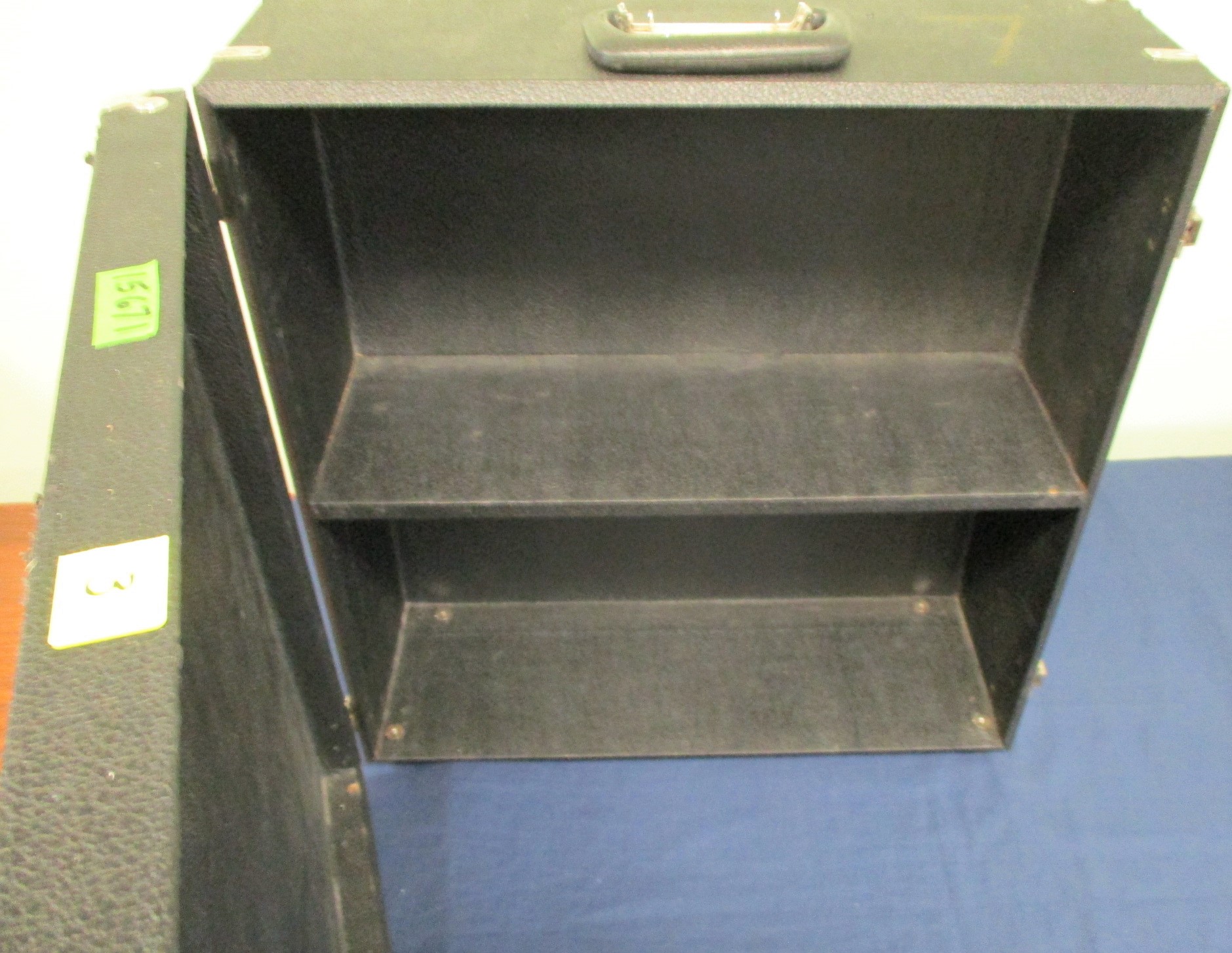 Lot Detail - Dealer Case for 6