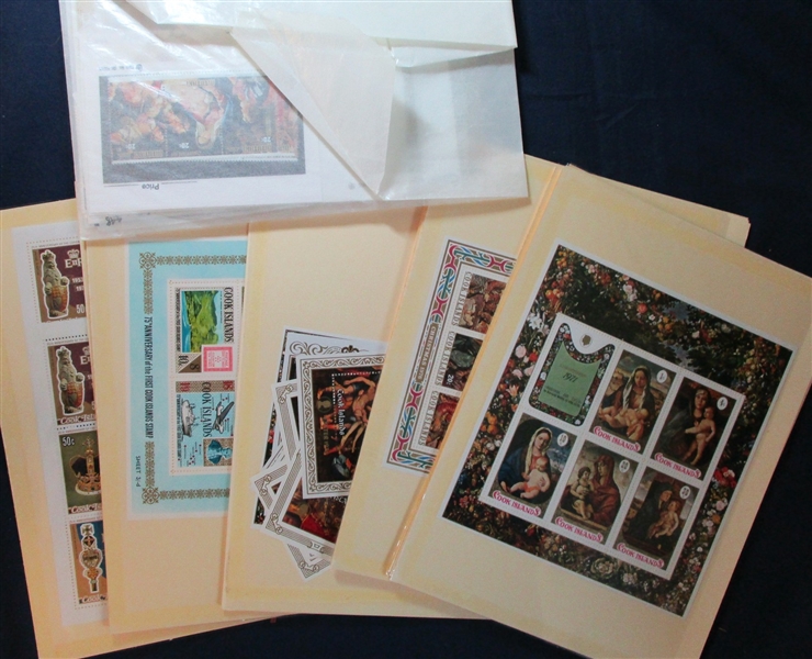 Cook Islands Accumulation/Collection in Binders (Est $100-150)