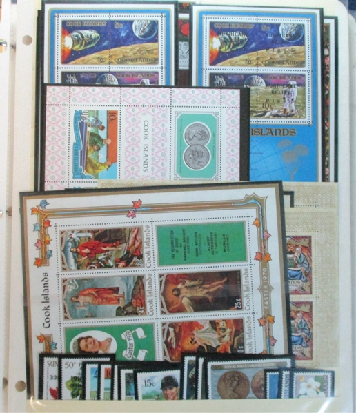 Cook Islands Accumulation/Collection in Binders (Est $100-150)