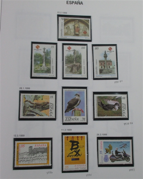 Spain Collection to 2000 in 3 Davo Albums  (Est $900-1200)